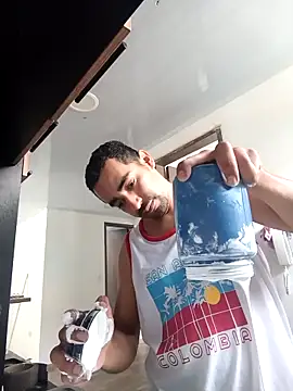 stivenlujan69 online show from 02/24/26, 03:24