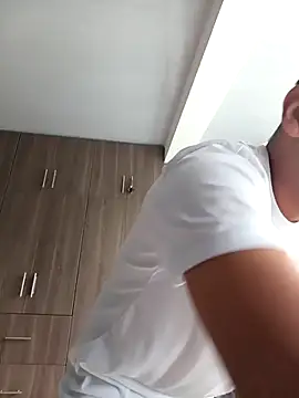 stivenlujan69 online show from 11/20/25, 01:01