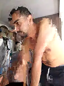 stivenlujan69 online show from 11/18/25, 01:47