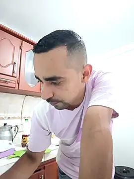 stivenlujan69 online show from 03/01/26, 06:08