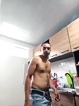 stivenlujan69 online show from 02/05/26, 06:59