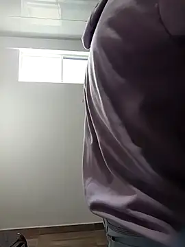 stivenlujan69 online show from 02/02/26, 07:24