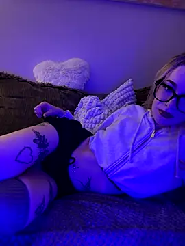 marnemzavar444 online show from 11/29/25, 09:48