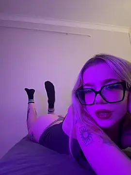 marnemzavar444 online show from 03/01/26, 09:37