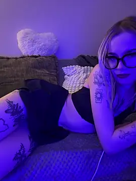 marnemzavar444 online show from 11/27/25, 10:32