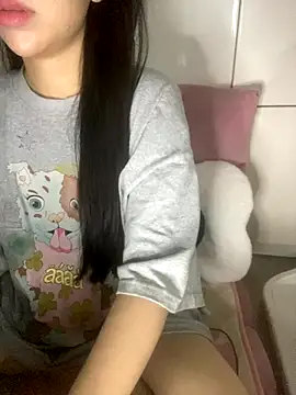 Snapshot of RubyBerry chatting on 10/08/25, 06:04 RubyBerry online show from 10/08/25, 06:04