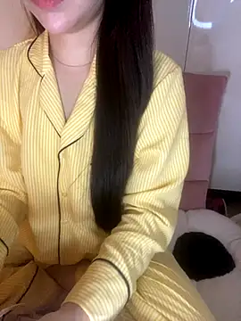 Snapshot of RubyBerry chatting on 11/27/25, 04:35 RubyBerry online show from 11/27/25, 04:35