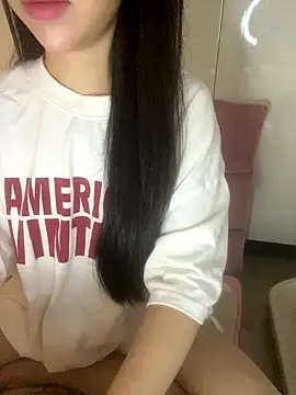 Snapshot of RubyBerry chatting on 10/30/25, 06:01 RubyBerry online show from 10/30/25, 06:01