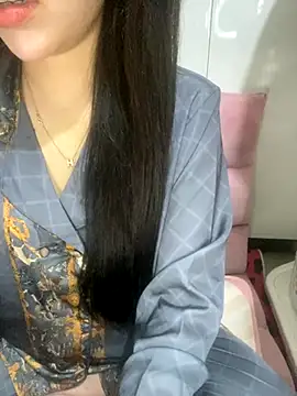 Snapshot of RubyBerry chatting on 11/08/25, 08:40 RubyBerry online show from 11/08/25, 08:40