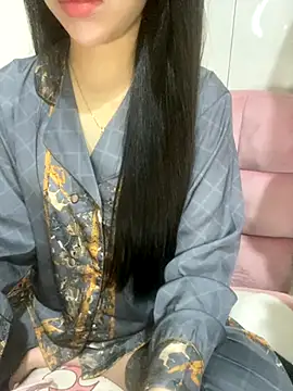 Snapshot of RubyBerry chatting on 11/23/25, 08:35 RubyBerry online show from 11/23/25, 08:35