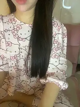 Snapshot of RubyBerry chatting on 11/24/25, 03:28 RubyBerry online show from 11/24/25, 03:28