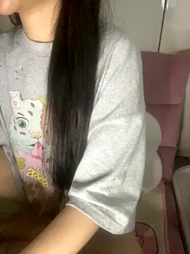 Snapshot of RubyBerry chatting on 09/15/25, 04:18 RubyBerry online show from 09/15/25, 04:18