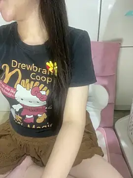 Snapshot of RubyBerry chatting on 09/28/25, 04:19 RubyBerry online show from 09/28/25, 04:19