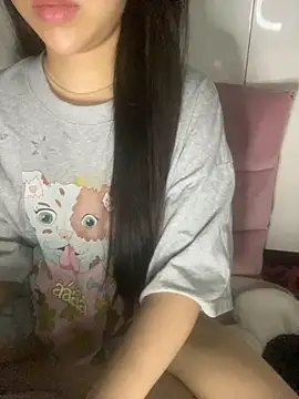 Snapshot of RubyBerry chatting on 11/16/25, 04:01 RubyBerry online show from 11/16/25, 04:01