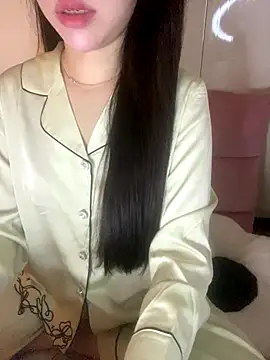 Snapshot of RubyBerry chatting on 11/25/25, 05:41 RubyBerry online show from 11/25/25, 05:41