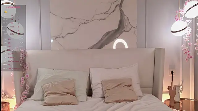 AdoraCortes online show from 11/14/25, 05:11