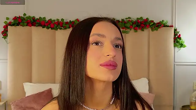 AdoraCortes online show from 02/06/26, 05:03