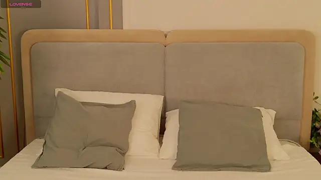 AdoraCortes online show from 03/23/26, 05:07