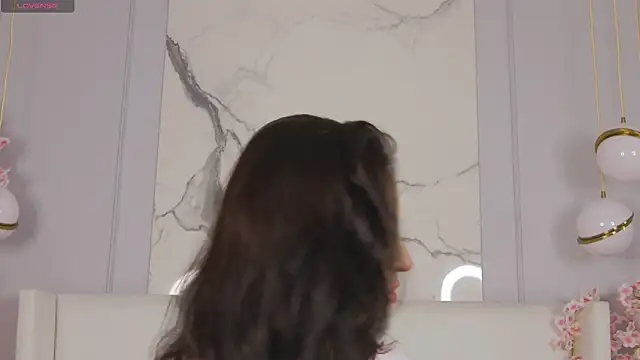 AdoraCortes online show from 10/11/25, 05:08