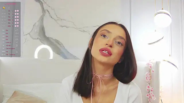 AdoraCortes online show from 11/07/25, 05:12