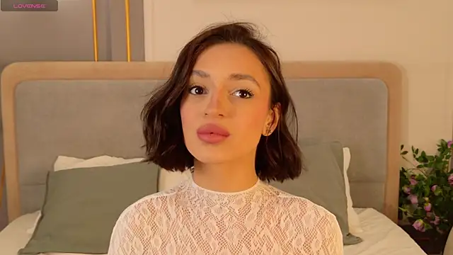 AdoraCortes online show from 04/02/26, 05:03