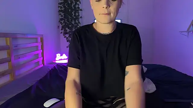 JuliaLaRousse online show from 09/21/25, 06:13