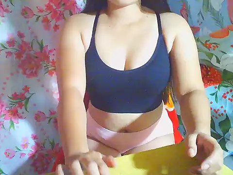 Snapshot of Katie_Winslet chatting on 03/02/26, 11:33 Katie Winslet online show from 03/02/26, 11:33