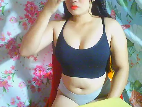 Snapshot of Katie_Winslet chatting on 02/13/26, 12:43 Katie Winslet online show from 02/13/26, 12:43