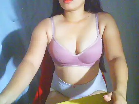 Katie Winslet online show from 04/05/26, 11:11