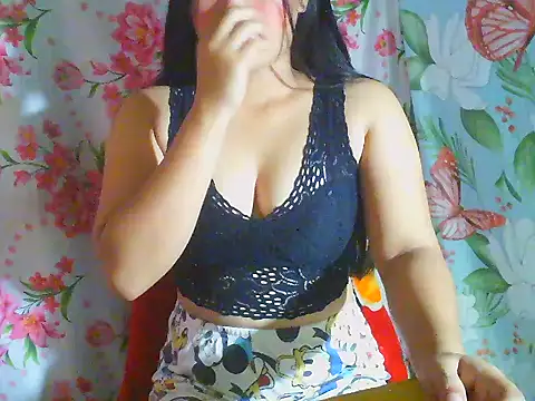 Snapshot of Katie_Winslet chatting on 01/09/26, 12:06 Katie Winslet online show from 01/09/26, 12:06