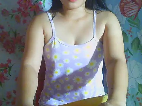 Snapshot of Katie_Winslet chatting on 01/15/26, 12:14 Katie Winslet online show from 01/15/26, 12:14