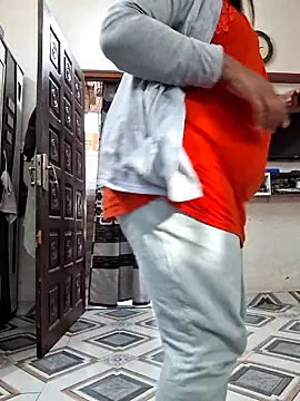 SIMIHOT online show from 12/15/25, 08:53