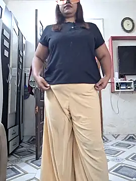 SIMIHOT online show from 12/18/25, 08:19