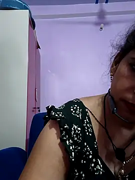 Snapshot of Sonalihot_ chatting on 06/19/26, 04:29 Sonalihot online show from 06/19/26, 04:29