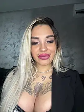 Princess-Jasmine07 online show from 12/15/25, 02:56