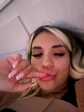 Princess-Jasmine07 online show from 10/21/25, 12:37