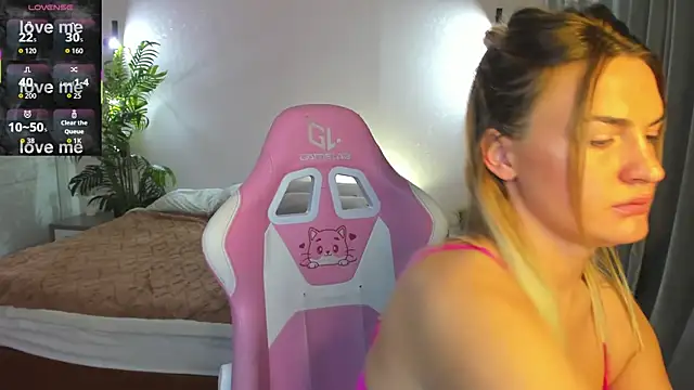 Marie Ellie online show from 11/03/25, 01:11