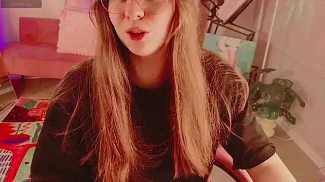 Snapshot of Moon__Bunny chatting on 06/21/26, 03:40 Moon Bunny online show from 06/21/26, 03:40