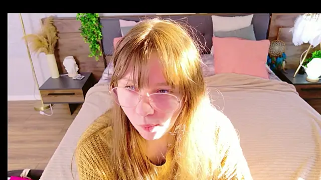 Moon  Bunny online show from 05/29/26, 03:18
