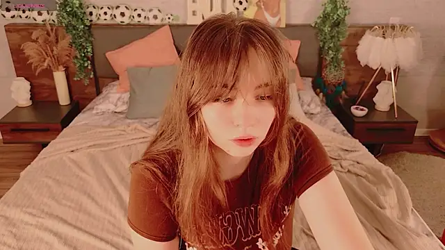 Snapshot of Moon__Bunny chatting on 07/14/26, 03:51 Moon Bunny online show from 07/14/26, 03:51