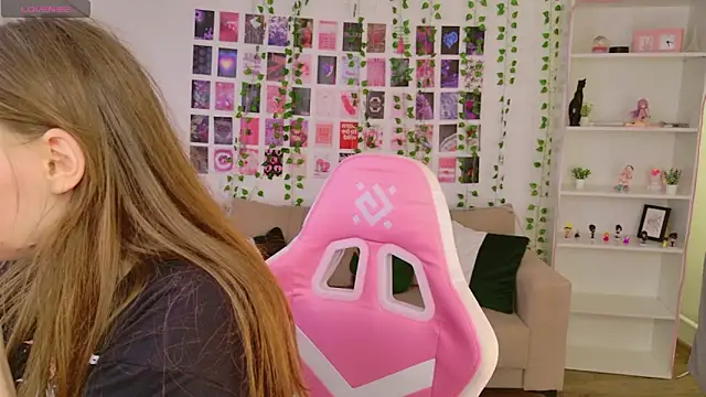 Moon  Bunny online show from 03/11/26, 12:54