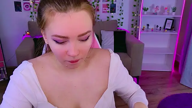 Moon  Bunny online show from 04/02/26, 05:19