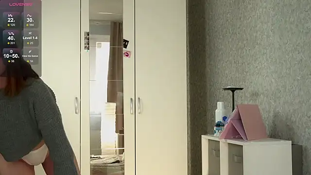 MiaSkyKiss online show from 04/14/26, 03:50