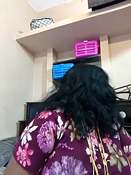 Snapshot of Tamil_Mithra chatting on 11/13/25, 05:06 Tamil Mithra online show from 11/13/25, 05:06