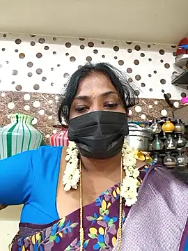 Snapshot of Tamil_Mithra chatting on 11/11/25, 04:57 Tamil Mithra online show from 11/11/25, 04:57