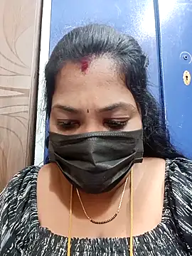 Snapshot of Tamil_Mithra chatting on 12/17/25, 04:39 Tamil Mithra online show from 12/17/25, 04:39