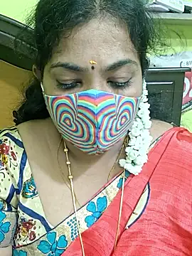Snapshot of Tamil_Mithra chatting on 06/18/26, 04:01 Tamil Mithra online show from 06/18/26, 04:01