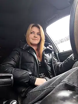 YOOUR EVAA online show from 03/10/26, 08:29