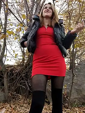 YOOUR EVAA online show from 10/18/25, 10:50