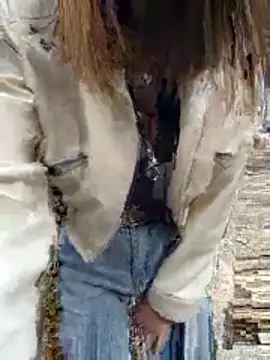 YOOUR EVAA online show from 10/26/25, 09:31